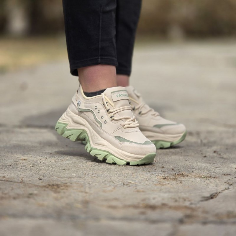 حراج ویژه کفش اسپرت دخترانه مدل فشیون نگینی زیبا و باکیفیت رنگ کرم سبز باارسال رایگان