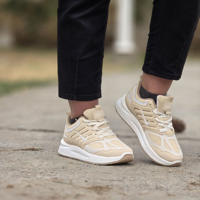 فروش خاص کفش کتونی اسپرت دخترانه مدل رامیلا نایک یه مدل شیک و پرطرفدار رنگ کرم سفید  باارسال رایگان