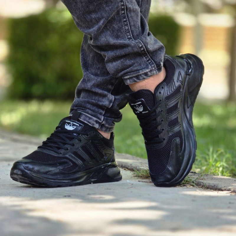 فروش فوق العاده کفش اسپرت مردانه پسرانه مدل ادیداس زیبا و پر فروش رنگ مشکی  ارسال رایگان