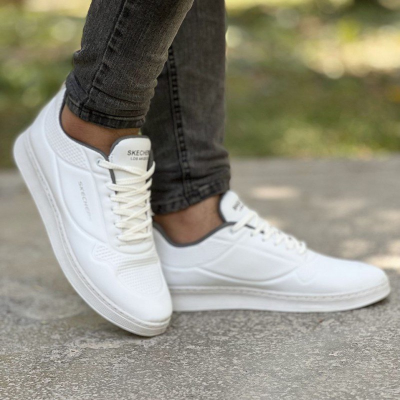 حراج ویژه کفش اسپرت مردانه پسرانه  مدل اسکیچرز   با کیفیت و زیبا  رنگ سفید