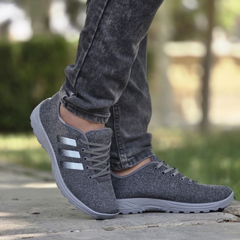 حراج بی نظیر کفش اسپرت مردانه پسرانه مدل ادیداس  با مقاوم  و راحت  رنگ طوسی