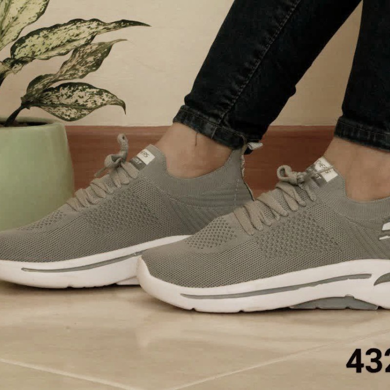 کفش بافت اسپرت  زنانه مدل اسکیچرز مناسب باشگاه و پیاده روی رنگ طوسی کد 4322