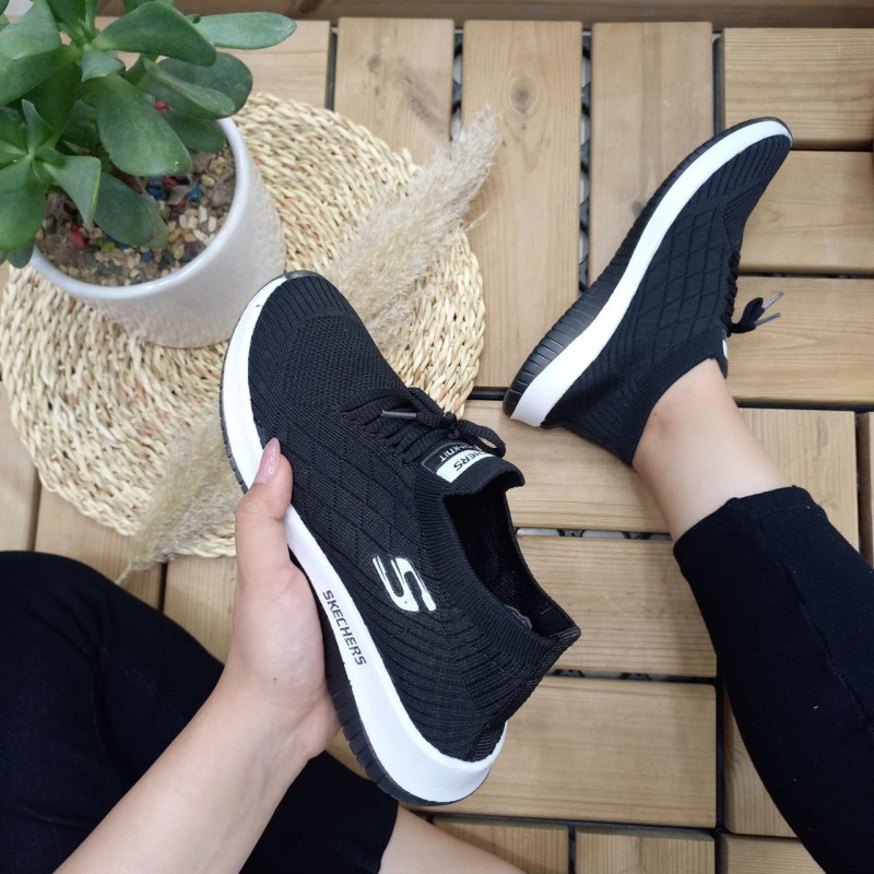 کفش اسپرت زنانه و دخترانه  جورابی مدل اسکیچرز  ویژه پیاده روی رنگ مشکی زیره سفید