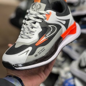 فروش فوق العاده عالی  کفش اسپرت مردانه پسرانه مدل نایک شیک و به روز رنگ طوسی سفید باارسال رایگان