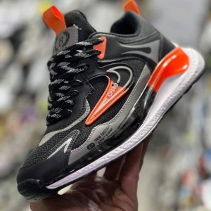 حراج  کفش اسپرت مردانه پسرانه مدل نایک منحصر بفرد و جدید رنگ مشکی طوسی  باارسال رایگان