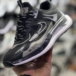 فروش بی نظیر کفش اسپرت مردانه پسرانه مدل نایک شیک و باکیفیت رنگ مشکی طوسی زیره سفید  باارسال رایگان