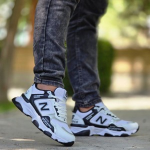 فروش بی نظیر    کفش اسپرت مردانه پسرانه مدل نیوبالانس زیبا و خاص  رنگ سفید مشکی  ارسال رایگان