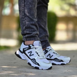 فروش فوق العاده   کفش اسپرت مردانه پسرانه مدل نیوبالانس راحت ومقاوم  رنگ سفید ارسال رایگان