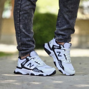 فروش فوق العاده   کفش اسپرت مردانه پسرانه مدل نیوبالانس راحت ومقاوم  رنگ سفید ارسال رایگان