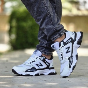 فروش فوق العاده   کفش اسپرت مردانه پسرانه مدل نیوبالانس راحت ومقاوم  رنگ سفید ارسال رایگان
