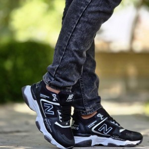 فروش بی نظیر    کفش اسپرت مردانه پسرانه مدل نیوبالانس زیبا و خاص  رنگ سفید مشکی  ارسال رایگان