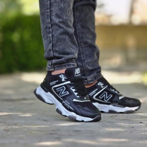 فروش بی نظیر    کفش اسپرت مردانه پسرانه مدل نیوبالانس زیبا و خاص  رنگ سفید مشکی  ارسال رایگان