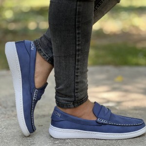 حراج استثنایی کفش  کالج مردانه پسرانه شیک وجذاب رنگ سورمه ای باارسال رایگان