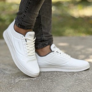 حراج ویژه کفش اسپرت مردانه پسرانه  مدل اسکیچرز   با کیفیت و زیبا  رنگ سفید