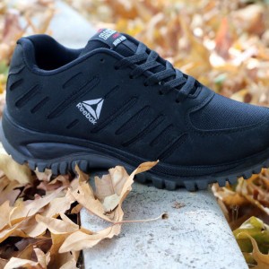 فروش استثنایی  کفش اسپرت  مردانه و پسرانه  مدل ریبوک راحت و باکیفیت  رنگ مشکی   با ارسال رایگان