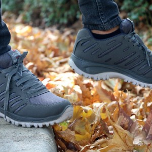 فروش باورنکردنی  کفش اسپرت  مردانه و پسرانه  مدل ریبوک زیبا و جدید رنگ سورمه ای  با ارسال رایگان