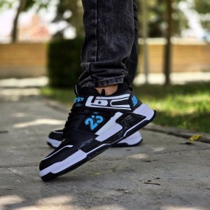 تخفیف ویژه کفش اسپرت مردانه پسرانه مدل جردن 25 رنگ مشکی طوسی یه کار خاص و بی نظیر با ارسال رایگان