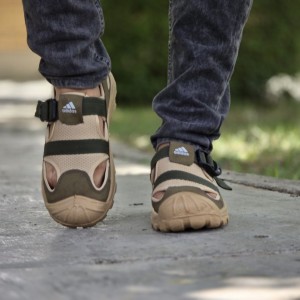 حراج  منحصر به فرد  کفش تابستانه مردانه  زیبا  وشیک  رنگ کرمی  زیتونی  باارسال رایگان