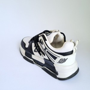 فروش استثنایی کفش اسپرت مردانه پسرانه مدل جردن 23 رنگ طوسی سفید جذاب  با ارسال رایگان