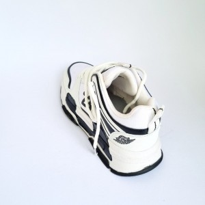 فروش باکیفیت کفش اسپرت مردانه پسرانه مدل جردن 23 رنگ مشکی سفید آبی بی نظیر با ارسال رایگان