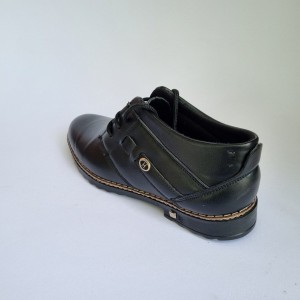 تخفیف ویژه کفش مجلسی اداری مردانه پسرانه یه کار فوق العاده پرطرفدار رنگ مشکی  باارسال رایگان