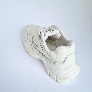 فروش  ویژه کفش اسپرت دخترانه مدل فشیون بسیار با کیفیت و مقاوم  رنگ  سفید نارنجی    باارسال رایگان