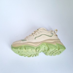 فروش ویژه  کفش اسپرت دخترانه مدل فشیون بسیار با کیفیت و پرفروش   رنگ مشکی  باارسال رایگان