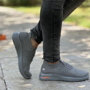 فروش عالی کفش اسپرت زنانه طبی  مدل جدید  شیک و خاص رنگ طوسی کد3760