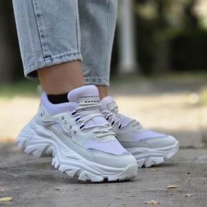 حراجی ویژه کفش اسپرت زنانه دخترانه فشیون مدل نگینی جدید و منحصر بفرد رنگ کرم تمام  باارسال رایگان