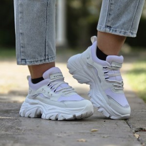 حراجی ویژه کفش اسپرت زنانه دخترانه فشیون مدل نگینی جدید و منحصر بفرد رنگ کرم تمام  باارسال رایگان