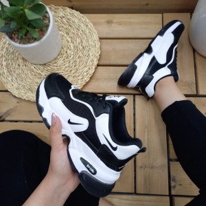 کفش کتونی اسپرت دخترانه و زنانه مدل نایک رنگ مشکی سفید