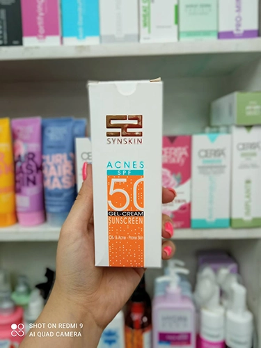 کرم ژل ضد آفتاب پوست چرب اکنس ساین اسکین  SPF 5050 میلی لیتر 