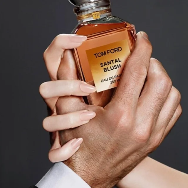 عطر یونیسکس یعنی چه (معرفی بهترین ها) 1404 2025