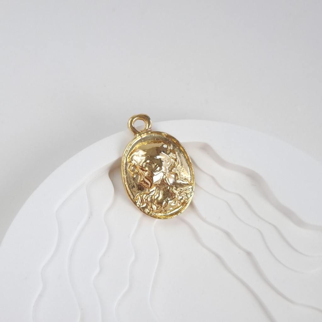 آویز بدون زنجیر ملکه *