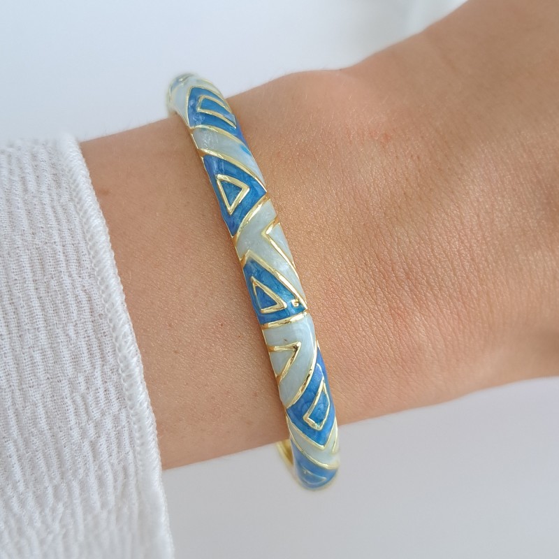 بنگل میناکاری آبی و سفید با خطوط طلایی