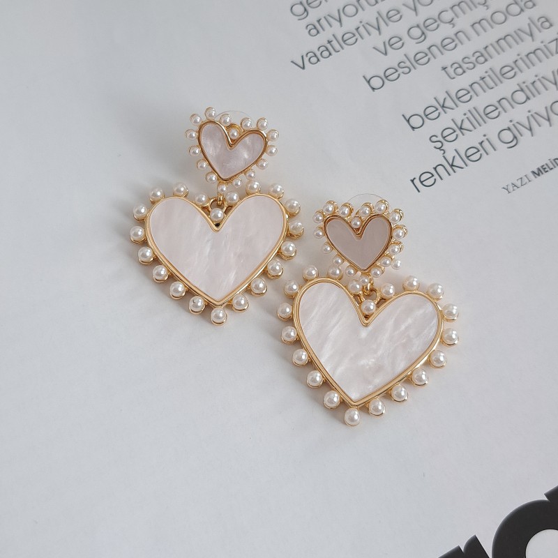 گوشواره قلب صدفی دور مروارید