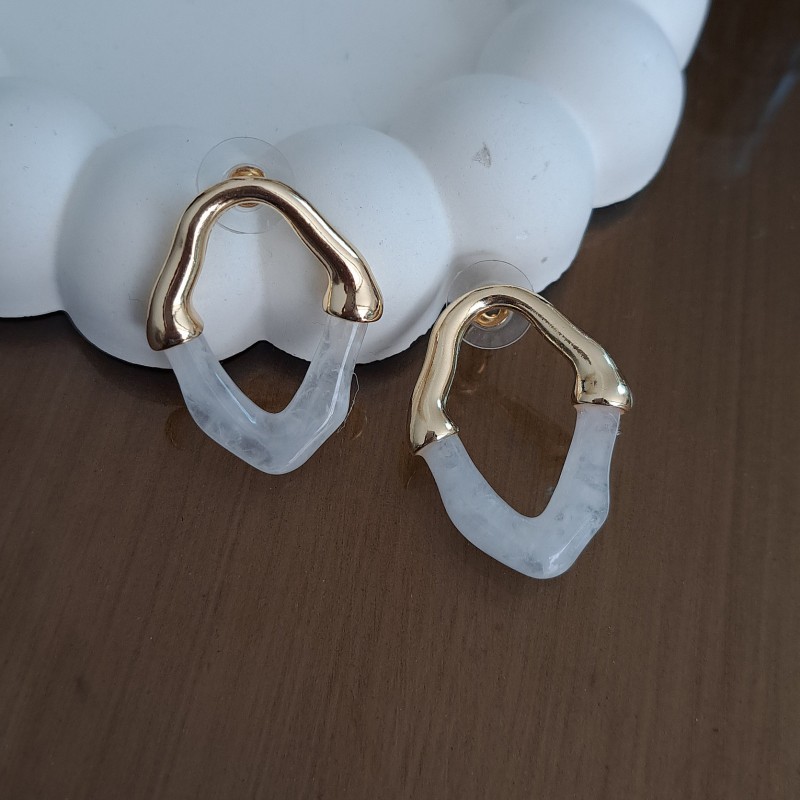 گوشواره رزینی لوزی طرح صدف
