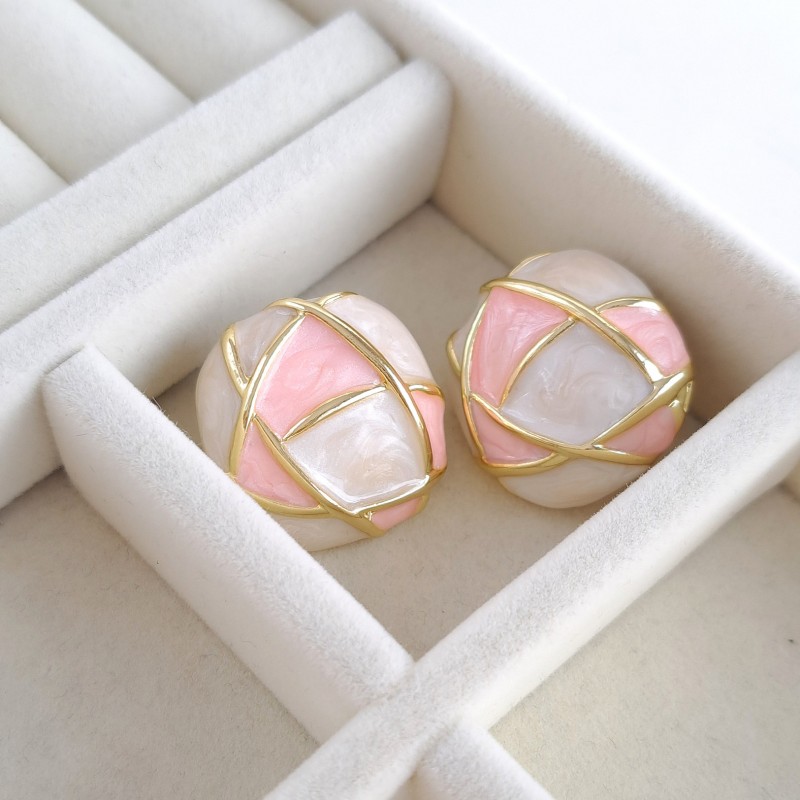 گوشواره میناکاری مربع صورتی و صدفی