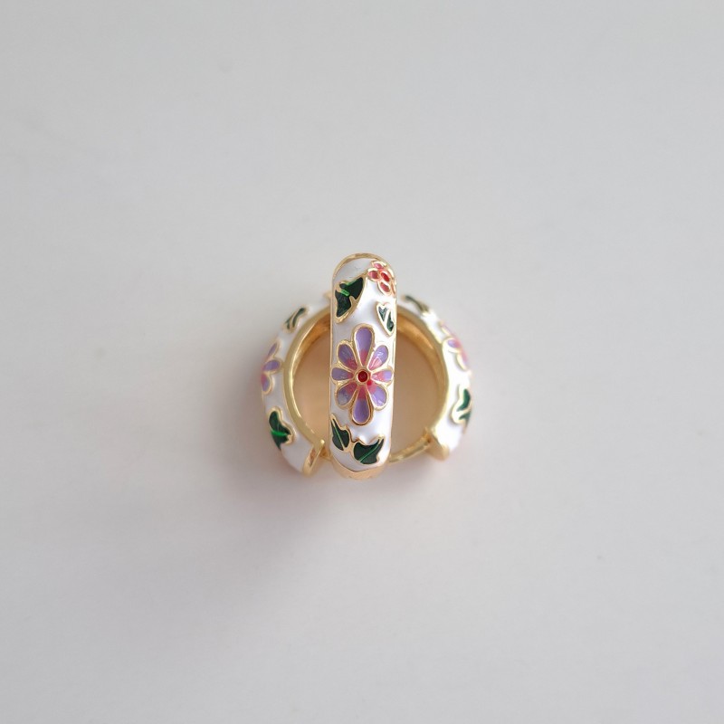 گوشواره میناکاری سفید گل بنفش