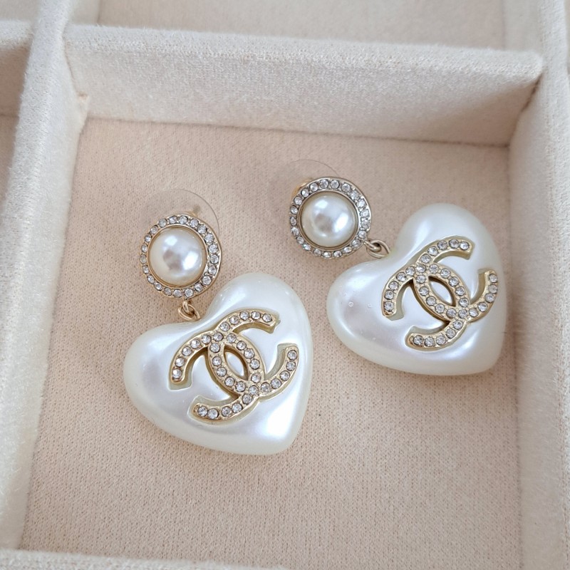 گوشواره قلب مرواریدی شانل(مستر)