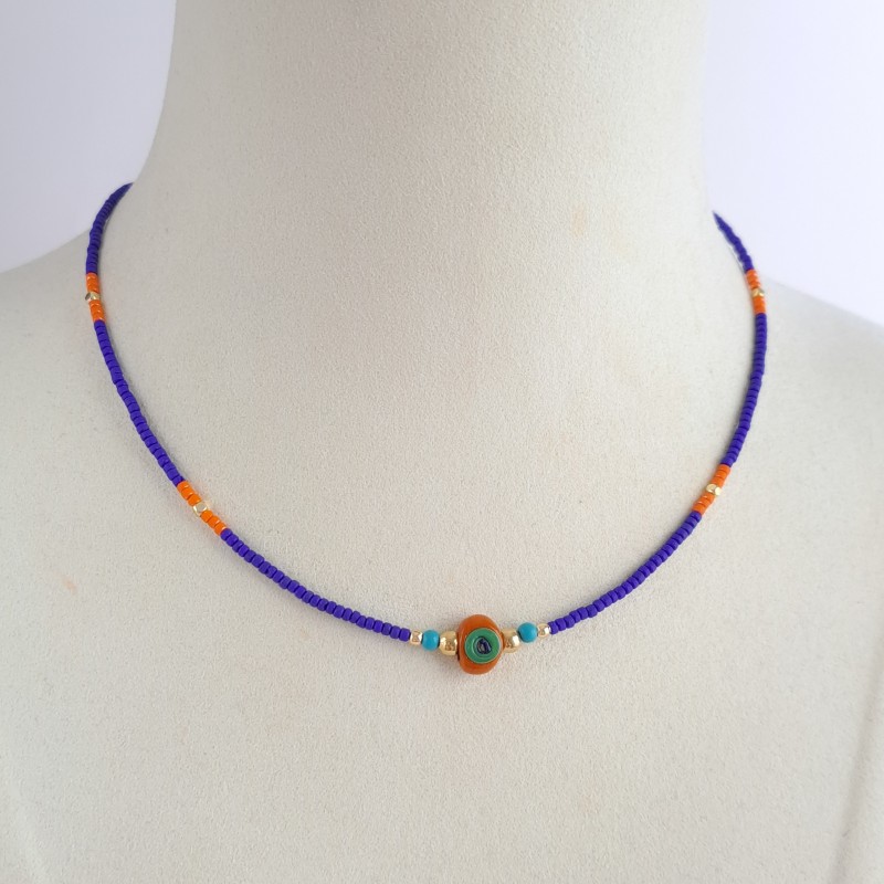 گردنبند مهره ای آبی با مهره قرمز