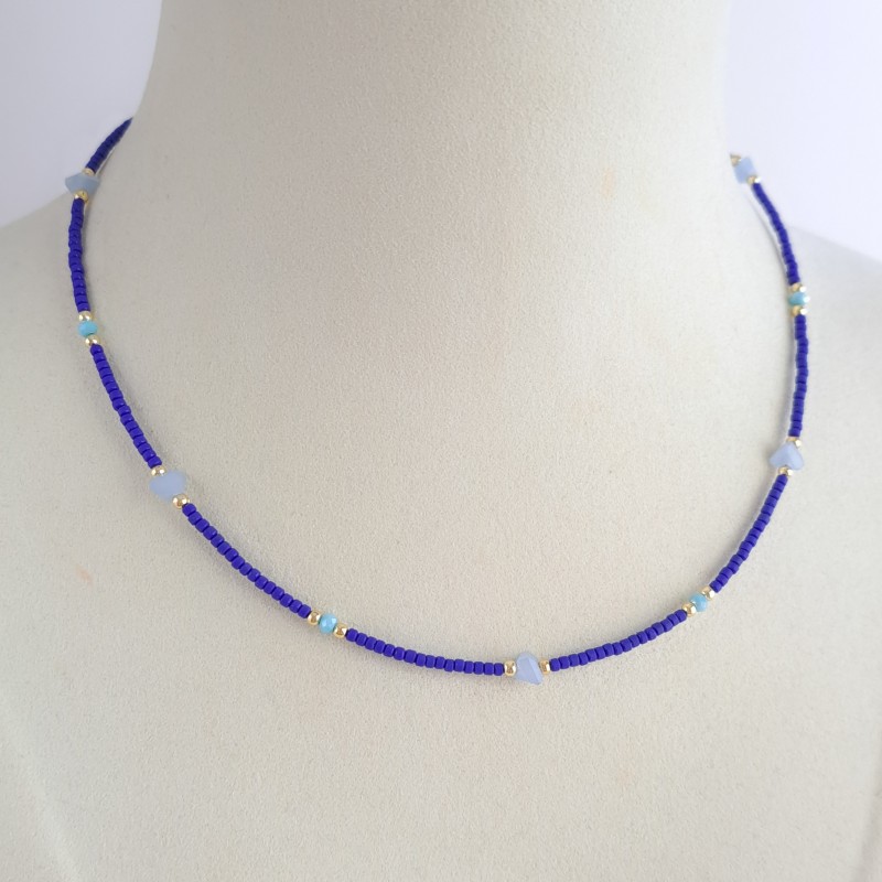 گردنبند مهره‌ای آبی با مهره‌های فیروزه‌ای *