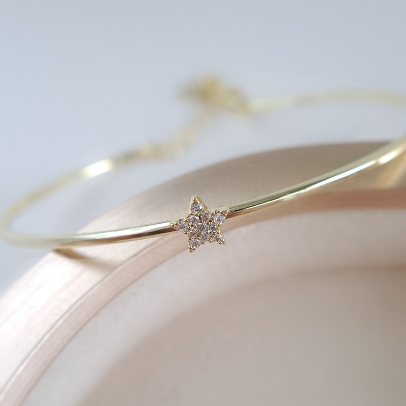 دستبند بنگل طرح طلا ستاره نگین‌دار*