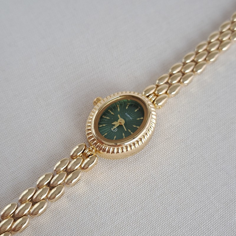 ساعت وینتیج صفحه بیضی سبز *