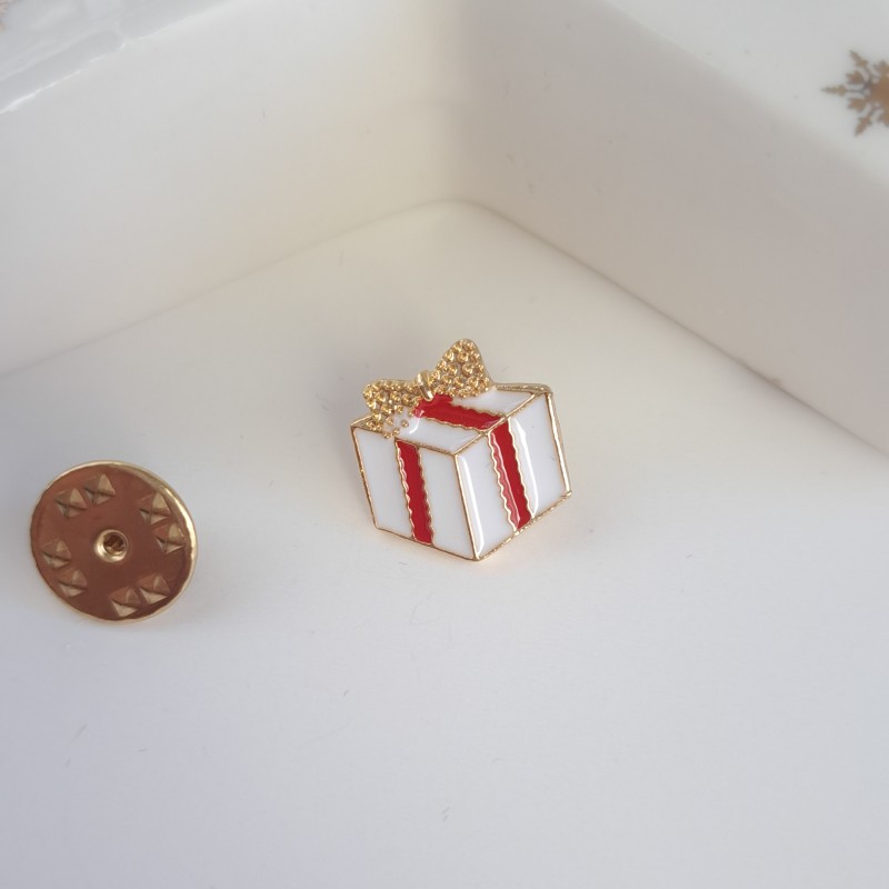 سنجاق لباس باکس هدیه*