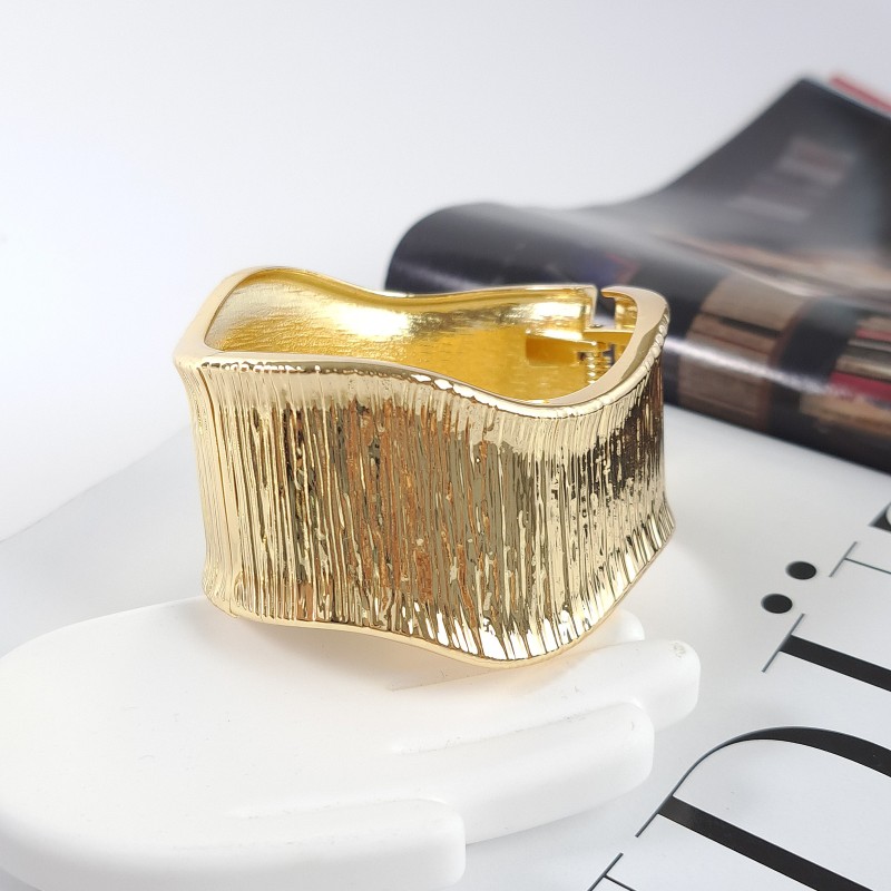 دستبند موج طرح‌دار روکش طلا*