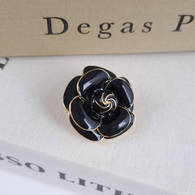 سنجاق لباس گل مشکی*