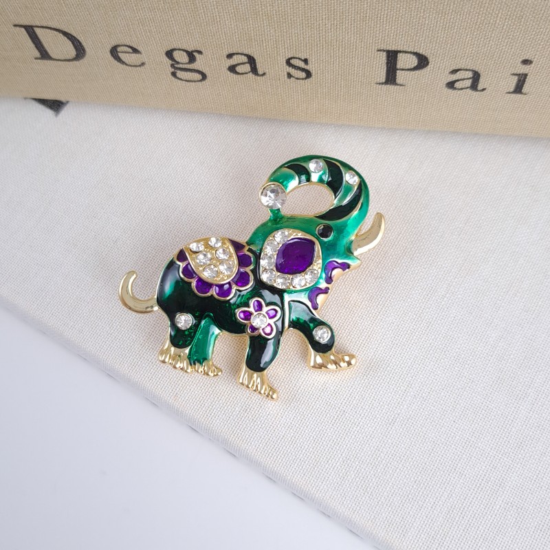 سنجاق لباس فیل