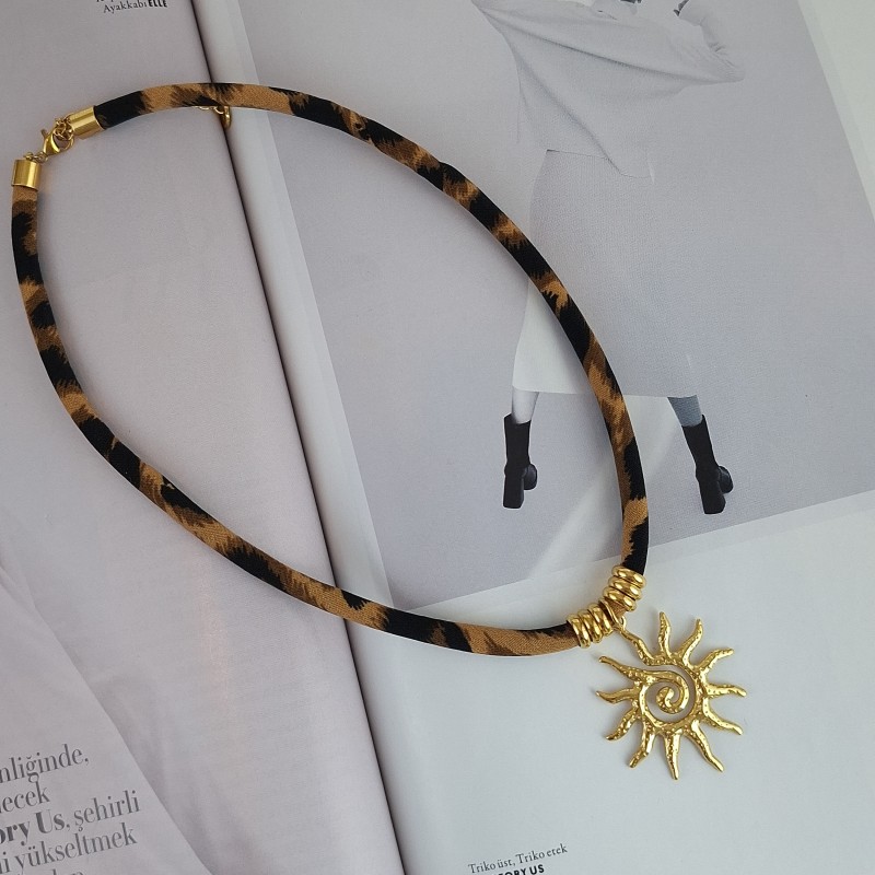 گردنبند رولباسی پارچه ای آویز خورشید*