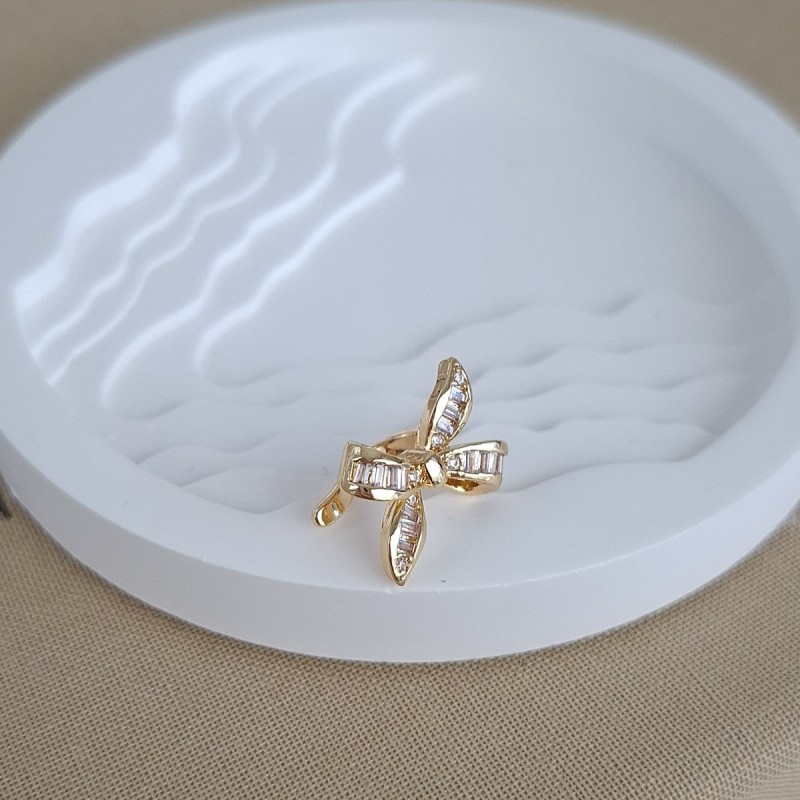 گوشواره ایرکاف پاپیون باگت دار *